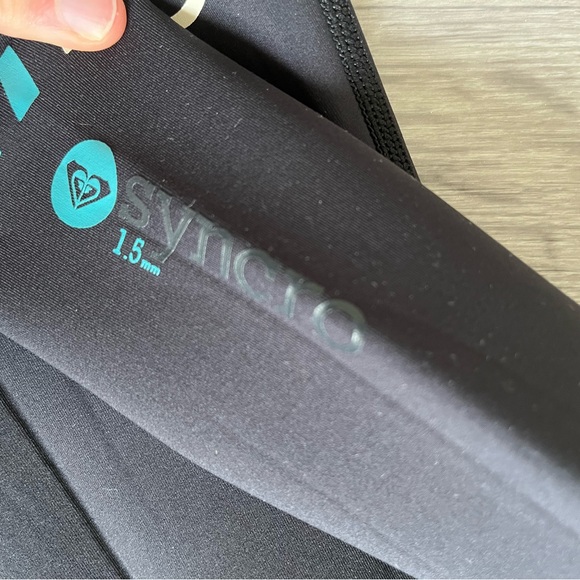 Roxy syncro 1.5 mm jacket size 10 - Picture 2 of 7